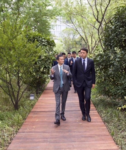 Jack Ma e Matteo Renzi nella sede di Alibaba