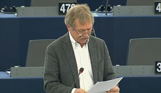 José Bové, europarlamentare relatore del provvedimento 