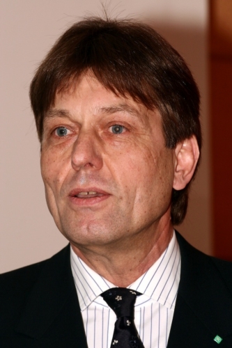Il professor Karlheinz Köller, Università di Hohenheim