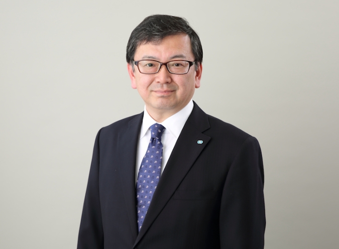 Shingo Hanada ha ricoperto varie posizioni dirigenziali nel Gruppo in Giappone e negli Usa