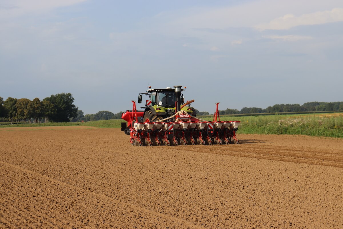 Meno fertilizzanti e diserbo meccanico: per Kverneland l'agricoltura è sostenibile