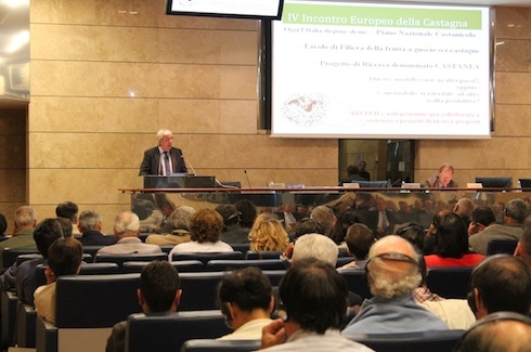 Luciano Trentini durante un momento del quarto Convegno sul castagno, tenutosi il 12 e 13 settembre a Bologna