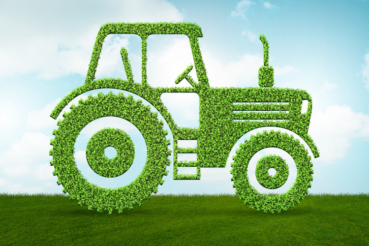 macchine-agricole-green-verde-prato-by-elnur-adobe-stock-750x500.jpeg