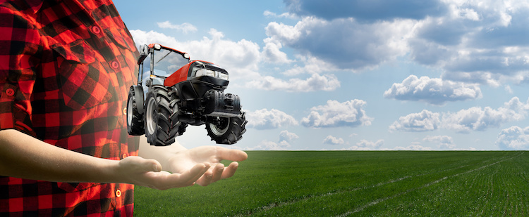 macchine-agricole-trattore-campo-verde-donne-agricoltrice-by-scharfsinn86-adobe-stock-750x309.jpeg