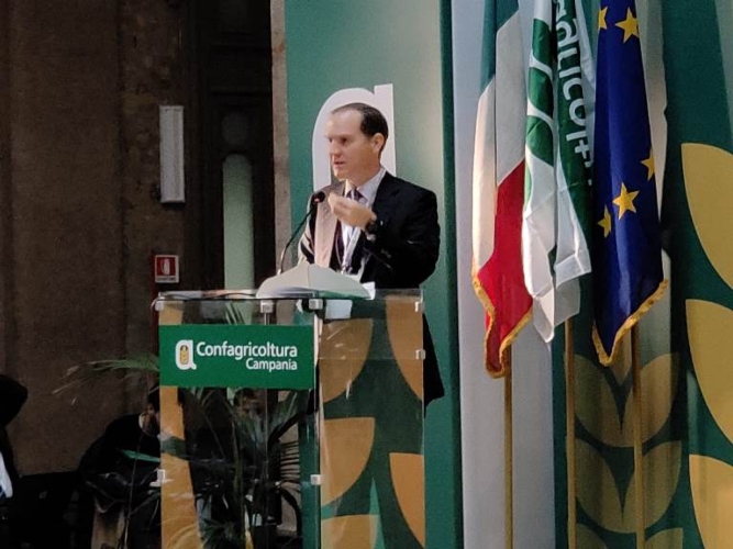 Massimiliano Giansanti, presidente di Confagricoltura, al convegno tenutosi ieri a Napoli e dedicato a politiche regionali e mondo delle imprese
