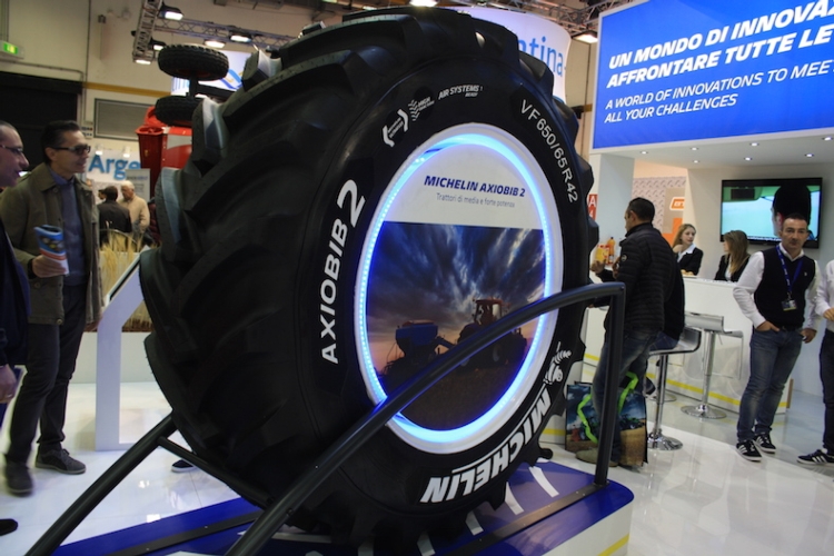 Michelin ha presentato ad Eima 2016 la nuova gamma Vf Axiobib 2