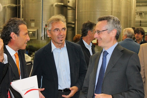 Il ministro Catania con l'assessore Rabboni durante la visita nel modenese