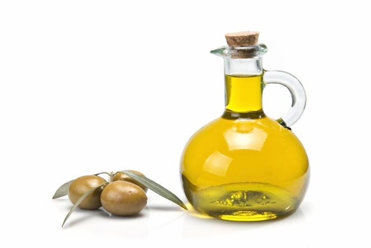Olio, nel 2012 sono stati venduti in Italia più di 217 milioni di litri per un valore di 850milioni di euro