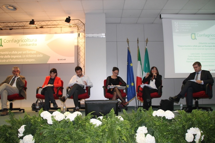 Un momento del dibattito tenutosi durante l'assemblea annuale di Confagricoltura Lombardia