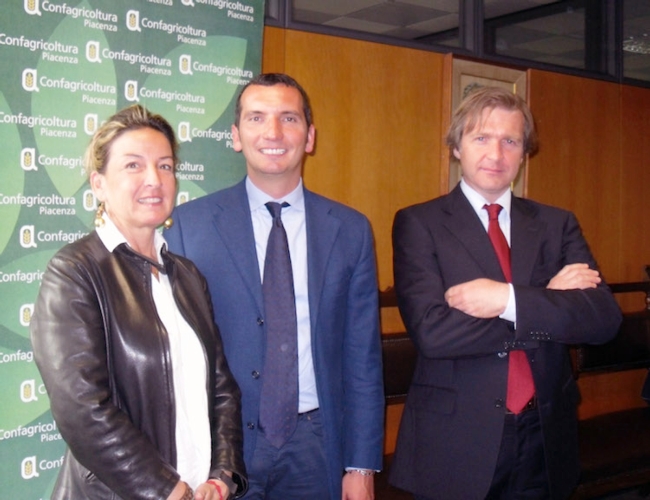 Al centro il presidente Enrico Chiesa con i due vicepresidenti, Giovanna Parmigiani e Filippo Gasparini