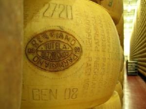  Il Parmigiano Reggiano, insieme al Grana Padano, guida la graduatoria dei nostri formaggi più esportati