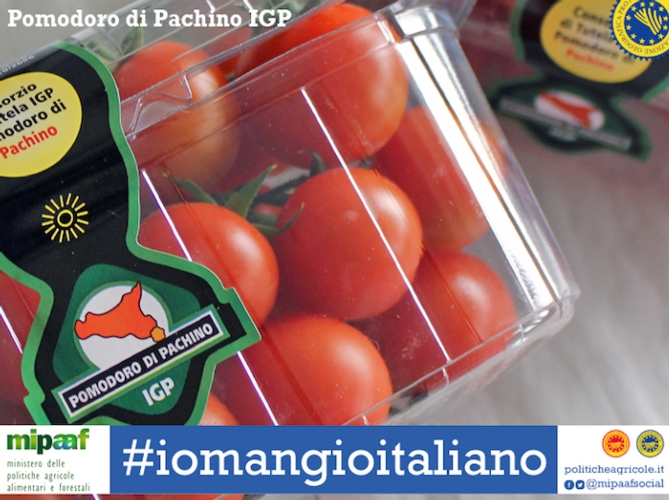 Nella foto una confezione di Pomodori di Pachino immortalati da un'altra recente campagna promozionale del ministero