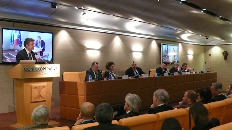Un momento dell'incontro di presentazione del Rapporto 2014 dell’Osservatorio sulla Cooperazione agricola, il 17 febbraio a Roma