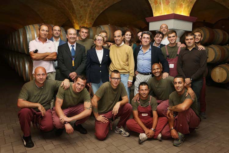 Ruenza Santandrea, Gian Marco Moratti con i rispettivi collaboratori e alcuni ragazzi della cantina di San Patrignano