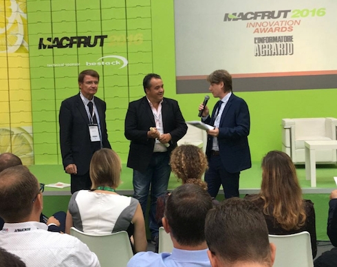 Francesco Guastamacchia di Sipcam Italia riceve l'Innovation Award per 3Logy di Sipcam Italia