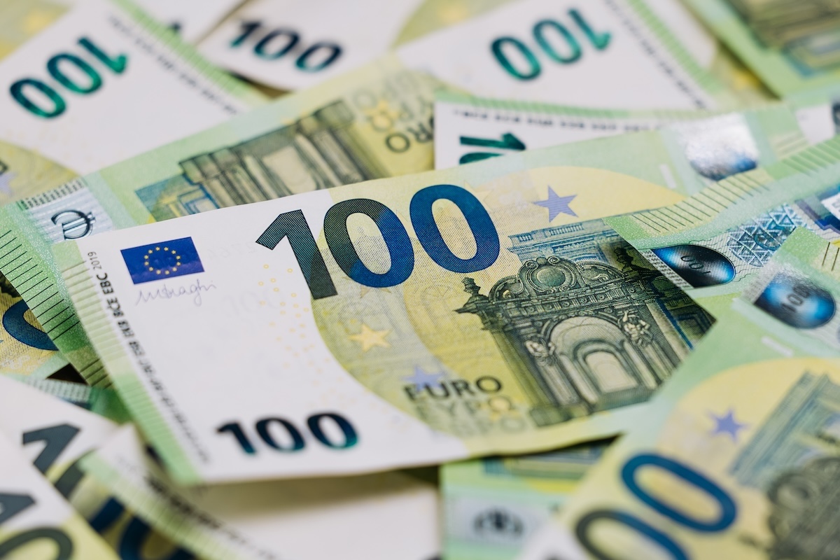 Banconote da cento euro, soldi: Pac, le novità per la domanda unificata 2026