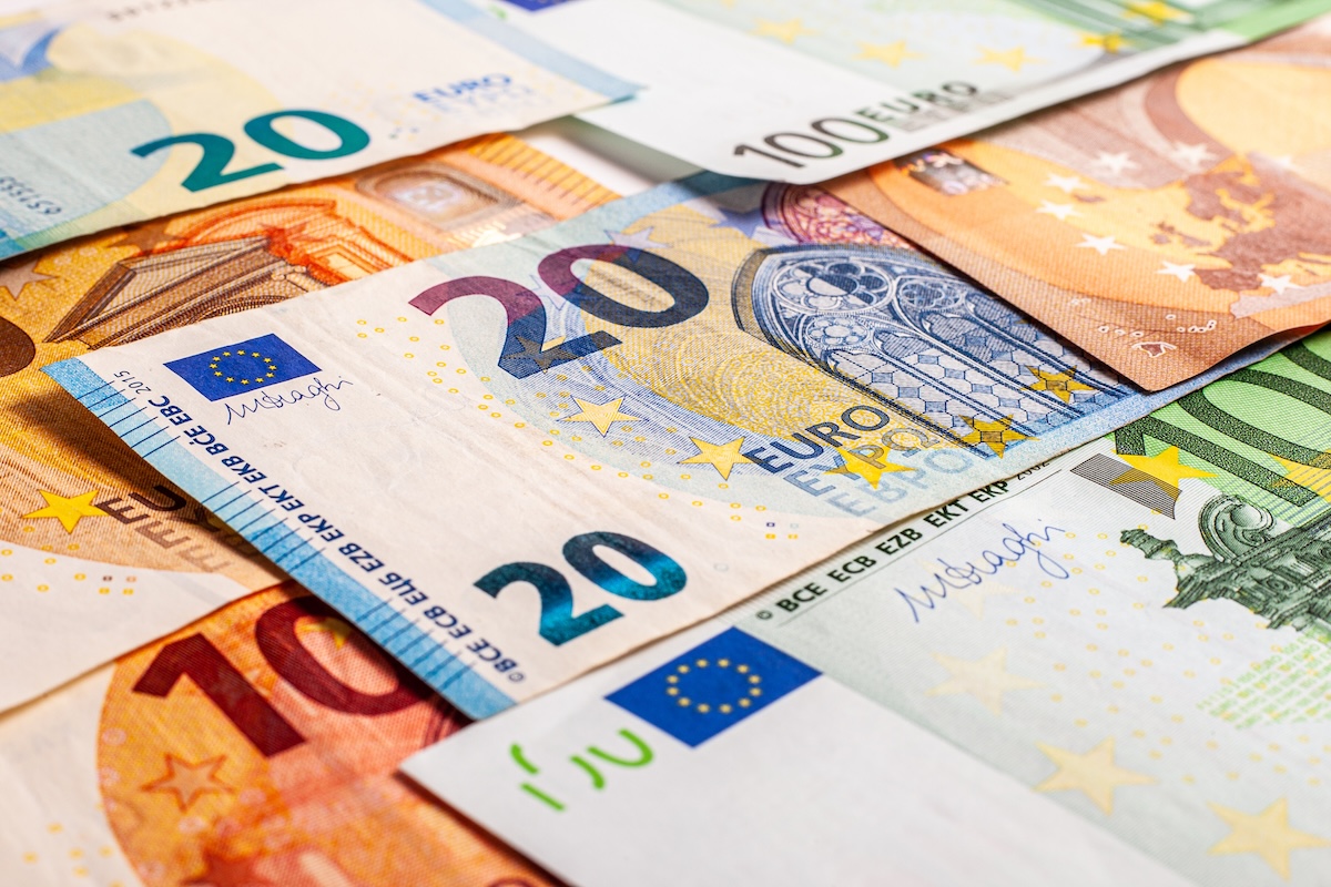 Soldi, euro, banconote: Agea ha emesso deidecreti di pagamento