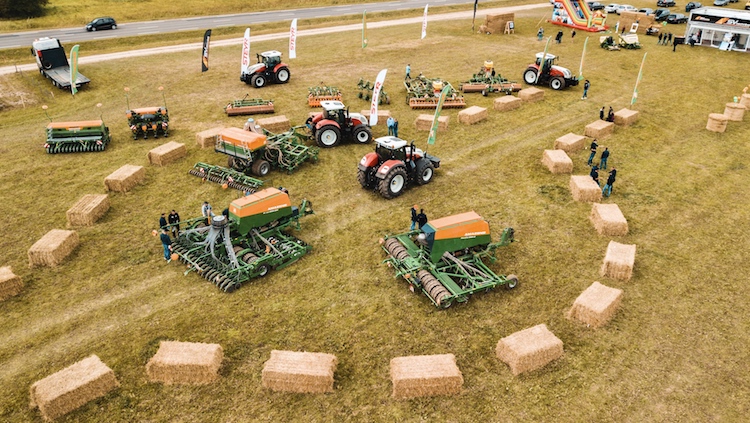 SV Technika è specializzato nella fornitura di macchine agricole di alta qualità
