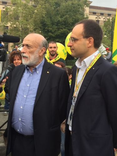 A sinistra Carlo Petrini, neo presidente di Campagna amica e a destra Roberto Moncalvo, presidente della Coldiretti