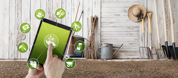 tablet-agricoltura-digitale-strumenti-innovazione-by-visivasnc-adobe-stock-750x328.jpeg