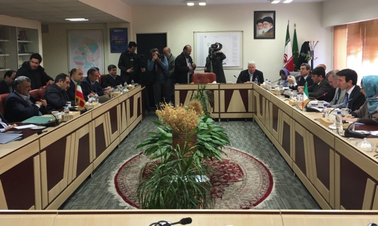 Il tavolo politico e imprenditoriale fra Iran e Italia a Teheran