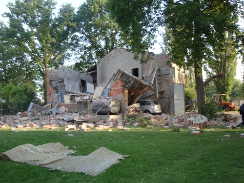 Le continue scosse di terremoto hanno causato gravissimi danni in Emilia