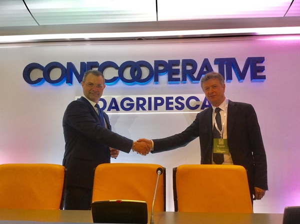 Da sinistra: Paolo Tiozzo e Giorgio Mercuri, rispettivamente vicepresidente con delega alla pesca e presidente di Confcooperative FedAgriPesca