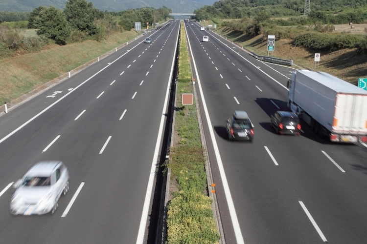 Gli elevati costi di trasporto su strada tra Sud e Nord Italia penalizzano l'ortofrutta del Mezzogiorno