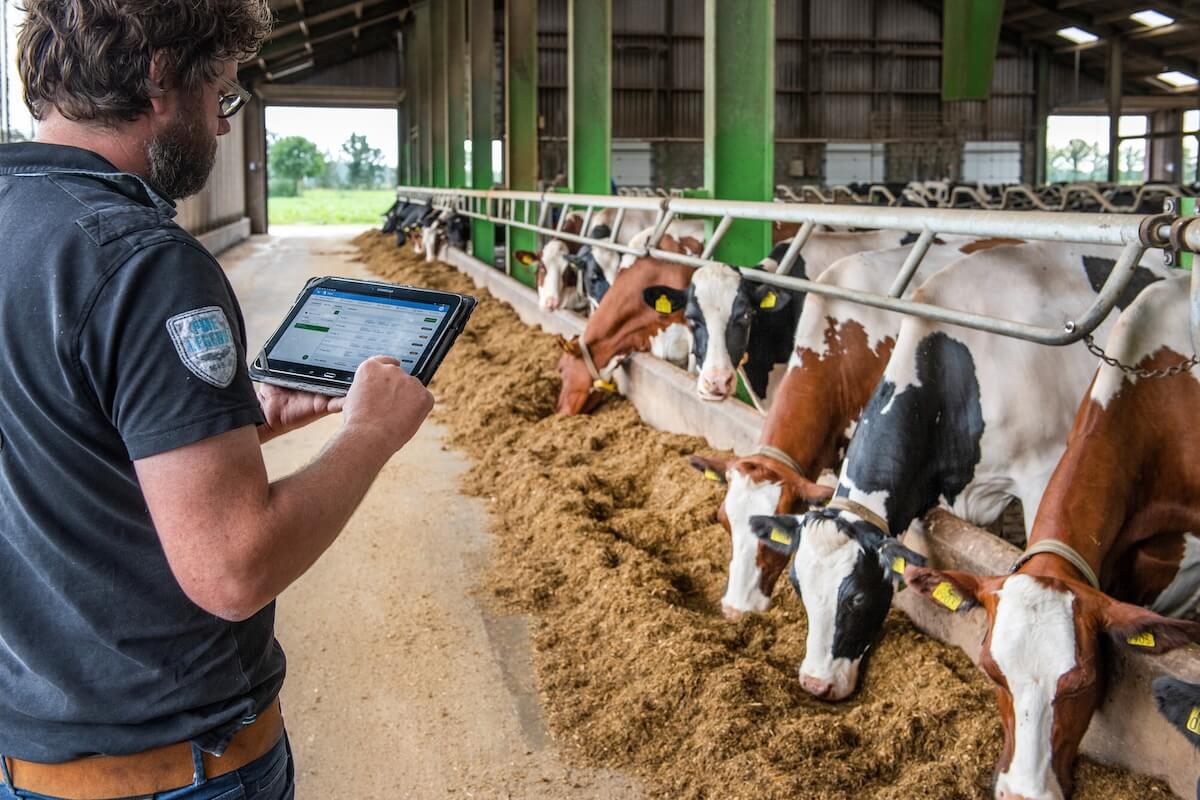 Tap Feed di Topcon: la soluzioe 4.0 per la zootecnia moderna