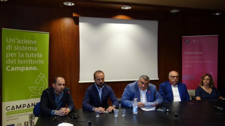 Conferenza stampa di presentazione del tour. Al centro, da sinistra: Gennarino Masiello, Antonio Limone e Salvatore Loffreda