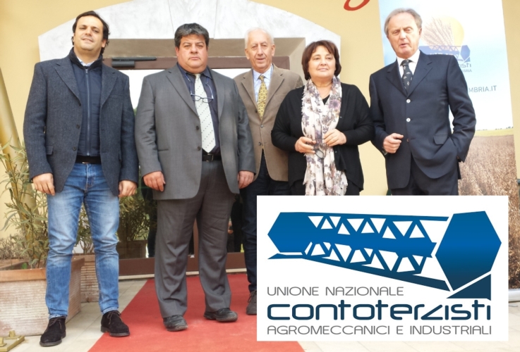 Da sinistra, Andrea Stortini, Sergio Bambagiotti, Clevio Demicheli, Fernanda Cecchini, Aproniano Tassinari e il logo Uncai