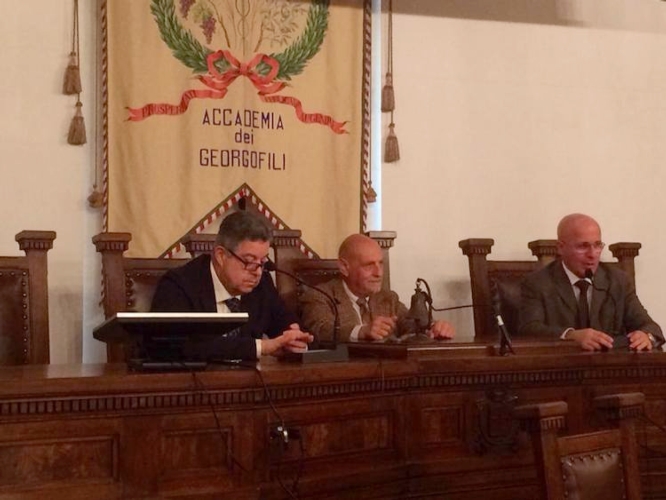 Da sinistra: Gianni Salvadori, assessore all’Agricoltura Regione Toscana, Giampiero Maracchi, presidente Accademia dei Georgofili e Marco Bottino, presidente Urbat