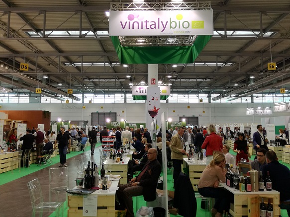 vinitaly-bio-vinitaly2017-biologico-fonte-lorenzo-pelliconi-agronotizie.jpg