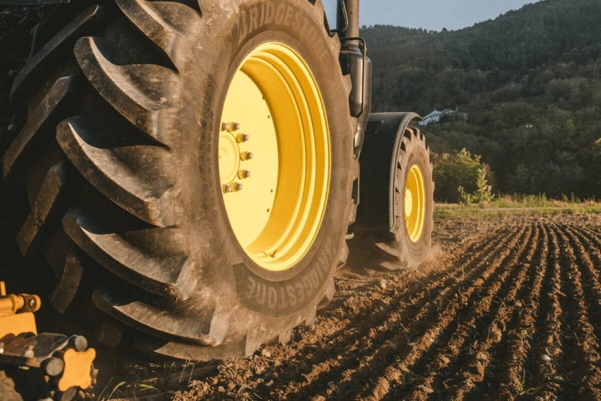 Il pneumatico VX-R Tractor offre un elevato rapporto battistrada gomma proprio per garantire ottime prestazioni 