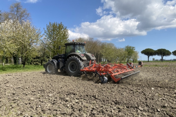Preparazione del letto di semina in tempi stretti con Cultimer di KUHN