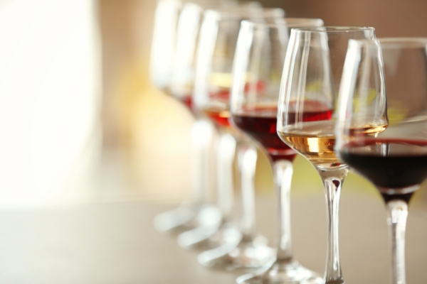 Come si fa il vino senza alcol (e perché farlo)?