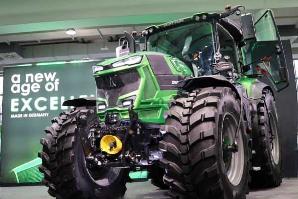 Nuova Serie 8 TTV: il futuro di alta potenza secondo Deutz-Fahr