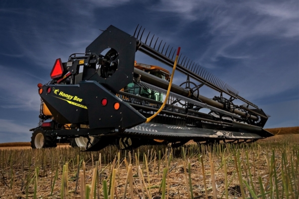 Le testate da raccolta Honey Bee alla conquista del mercato europeo