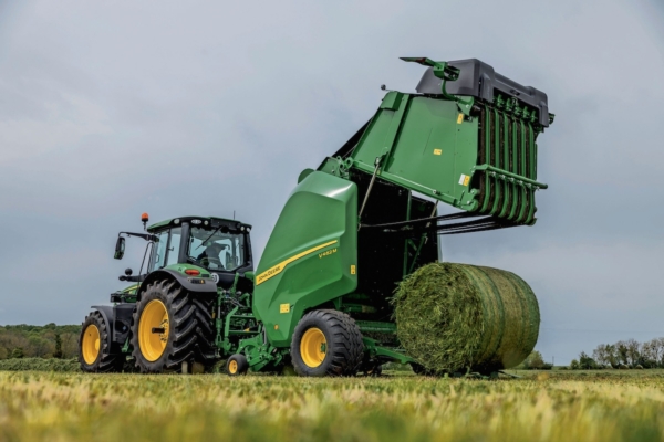 Nuove rotopresse John Deere: prestazioni migliorate e connettivit&agrave; intelligente