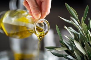 Olio d'oliva, produzione 2022 in calo del 30%