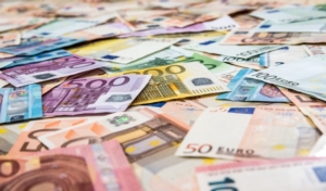 soldi-banconote-euro-by-romanr-adobe-stock-750x441