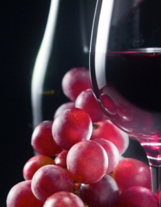 vino-bicchiere-uva-igor-normann-fotolia-750